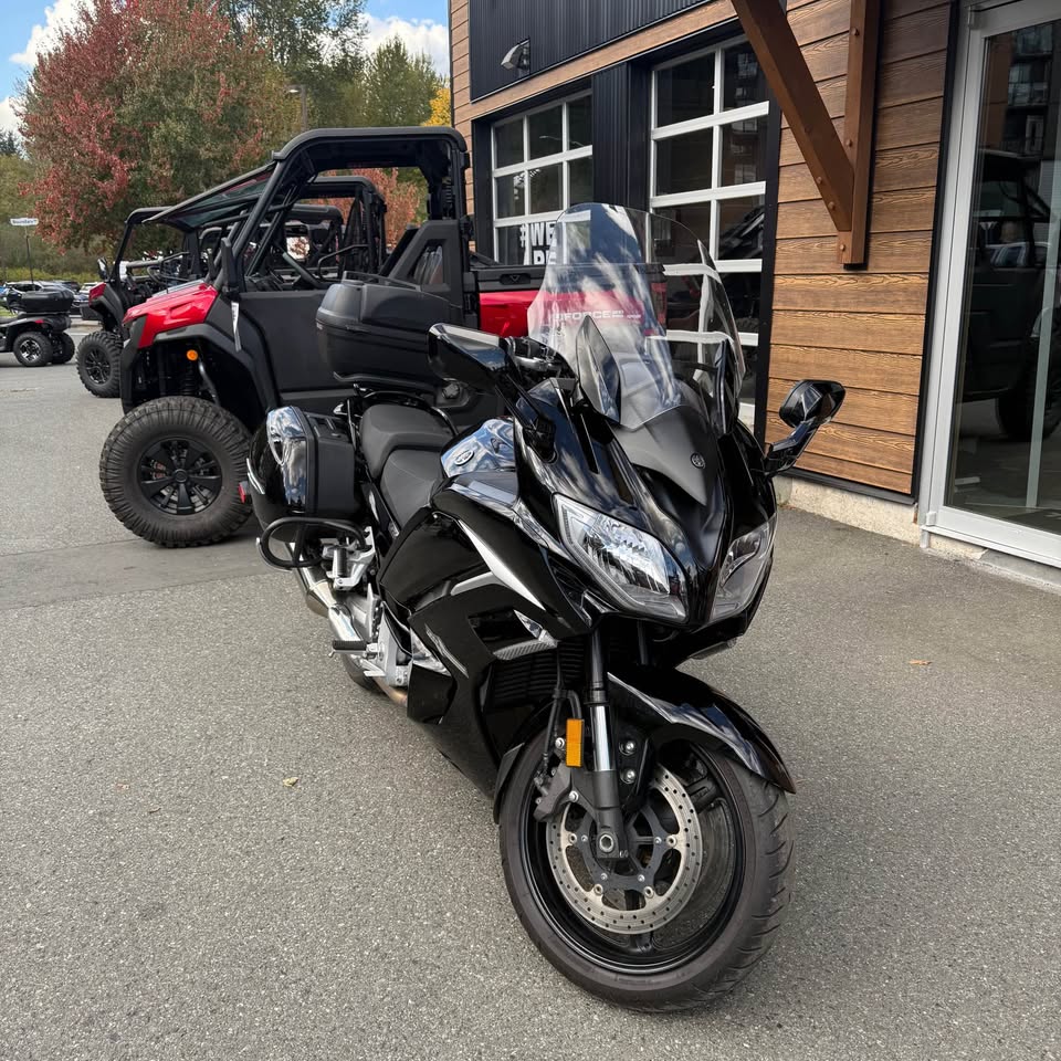 2015 Yamaha FJR 1300 ES - SOLD