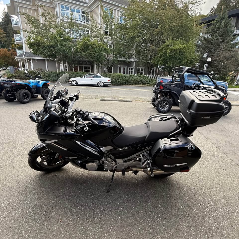 2015 Yamaha FJR 1300 ES - SOLD