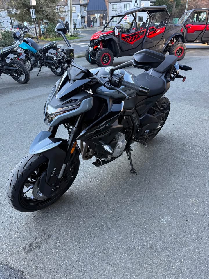 2026 CFMOTO 675 NK - TUNDRA GREY - 3778