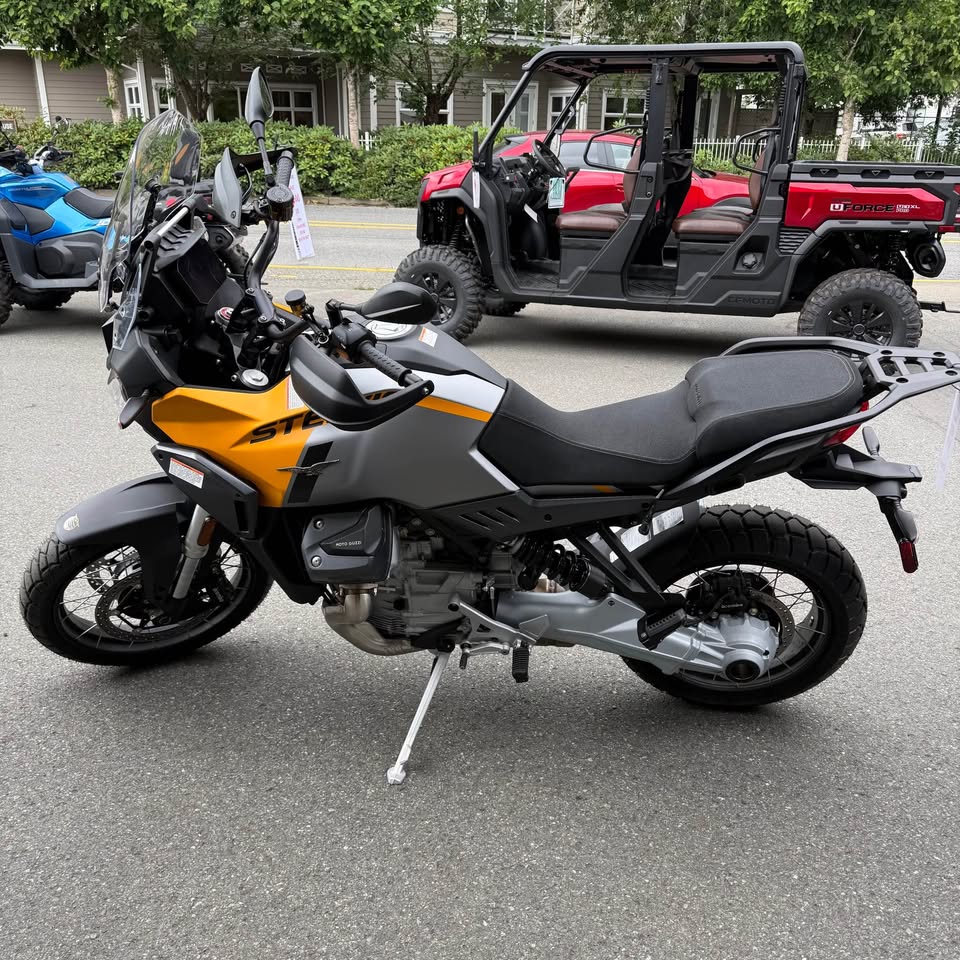 2025 Moto Guzzi Stelvio PFF - GIALLO SAVANA - 0160 DEMO