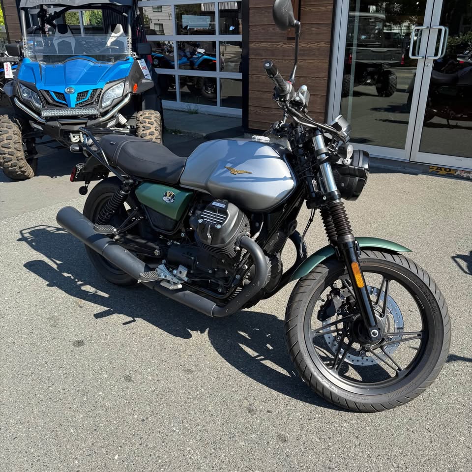 2021 Moto Guzzi V7 Stone CENTANARIO - DEAL PENDING