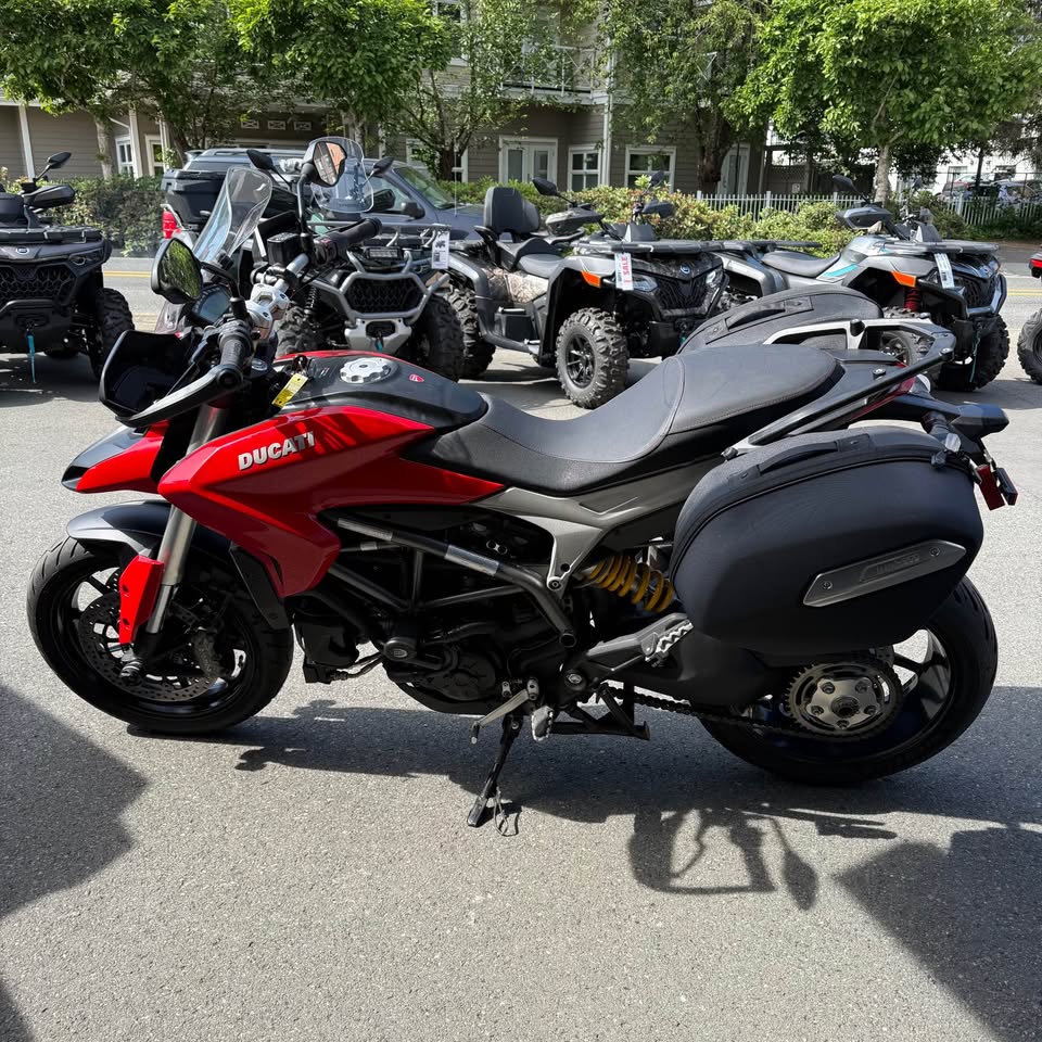 2016 Ducati Hyperstrada 939 - 2654