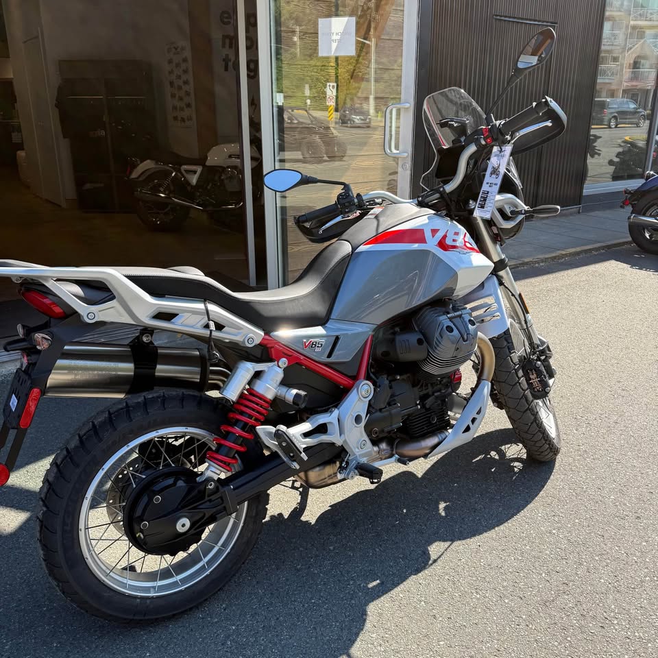 2027 V85 TT - GRIGIO YANAR DAG - COMING SOON