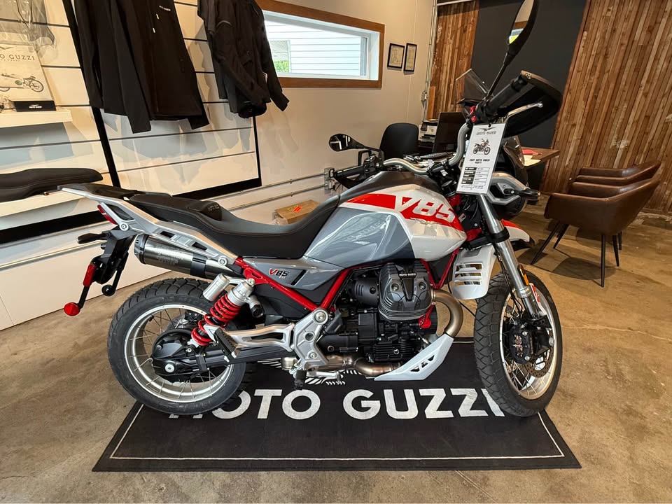 2027 MOTO GUZZI V85 TT GREY BURNING MOUNTAIN SKU-01327 — Blackpurl photo 1 [bp1:SKU-01327:2ee3eadc08d8f5fa3da6311b1f74872e]
