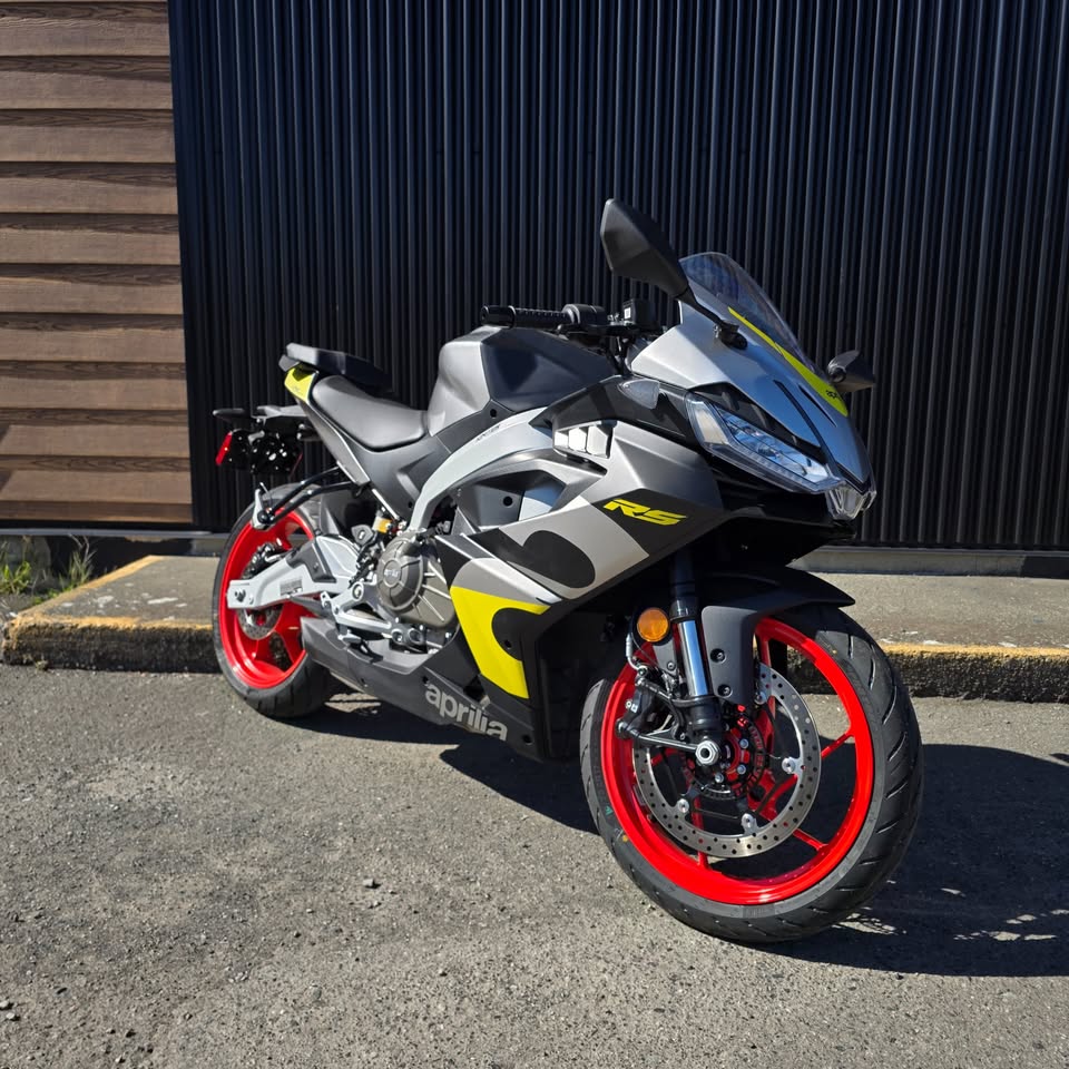 2026 APRILIA RS 457 ARSENIC YELLOW SKU-01362 - image 2
